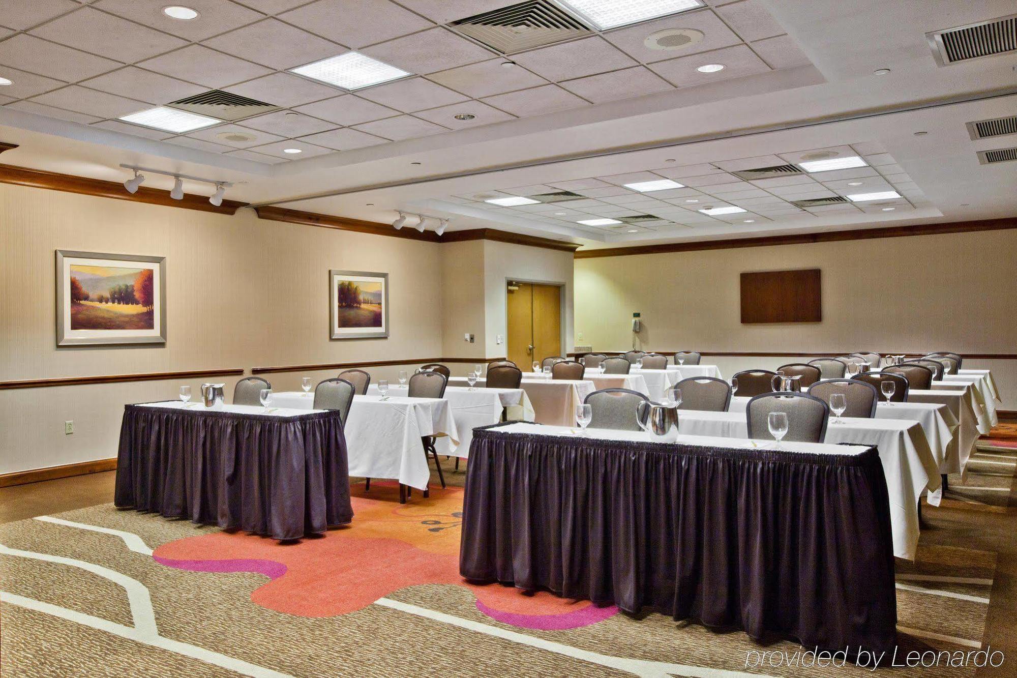 Hilton Garden Inn Oklahoma City Airport Экстерьер фото
